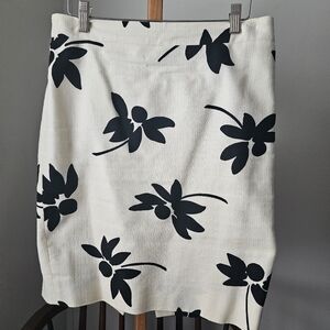 J Crew Floral Black and White Women's Pencil Skirt Sz 4